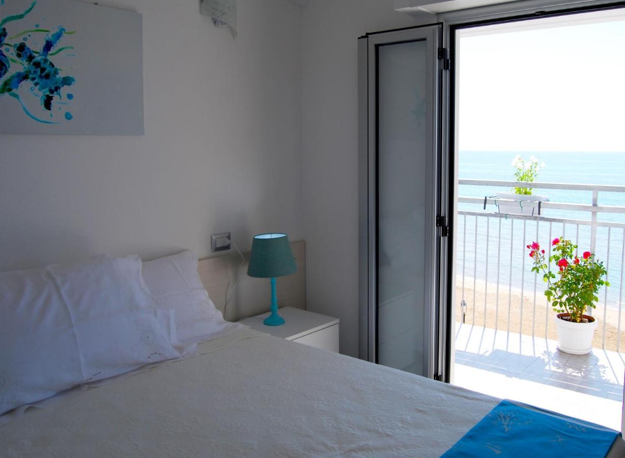 B&B Capo Rizzuto Fronte Mare المظهر الخارجي الصورة