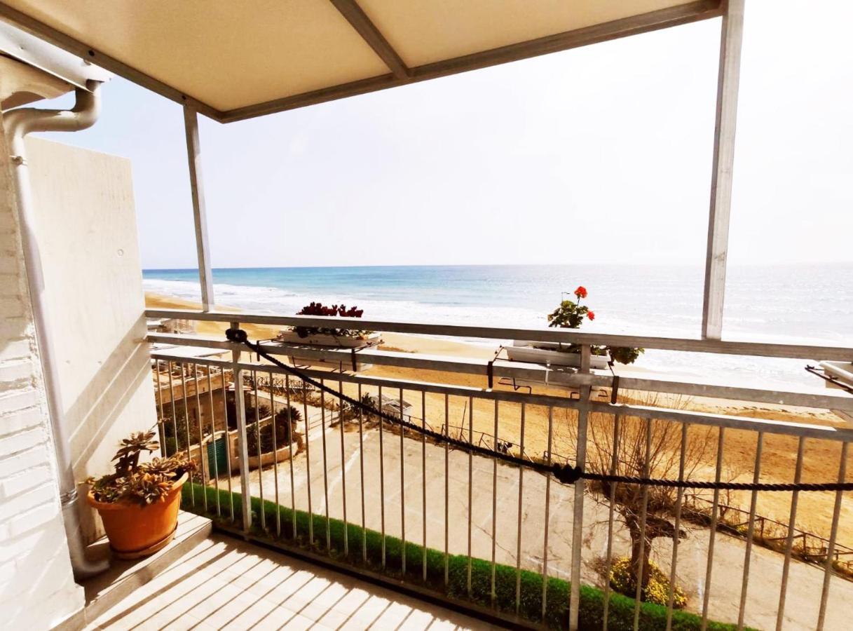 B&B Capo Rizzuto Fronte Mare المظهر الخارجي الصورة